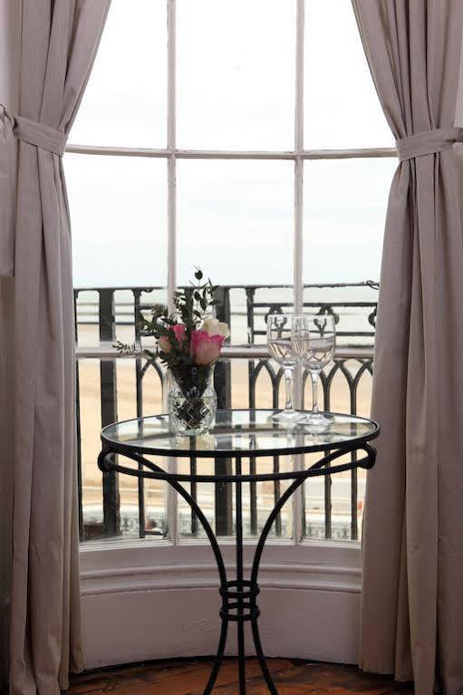 Beachview Guest House Accommodations Маргейт Екстериор снимка
