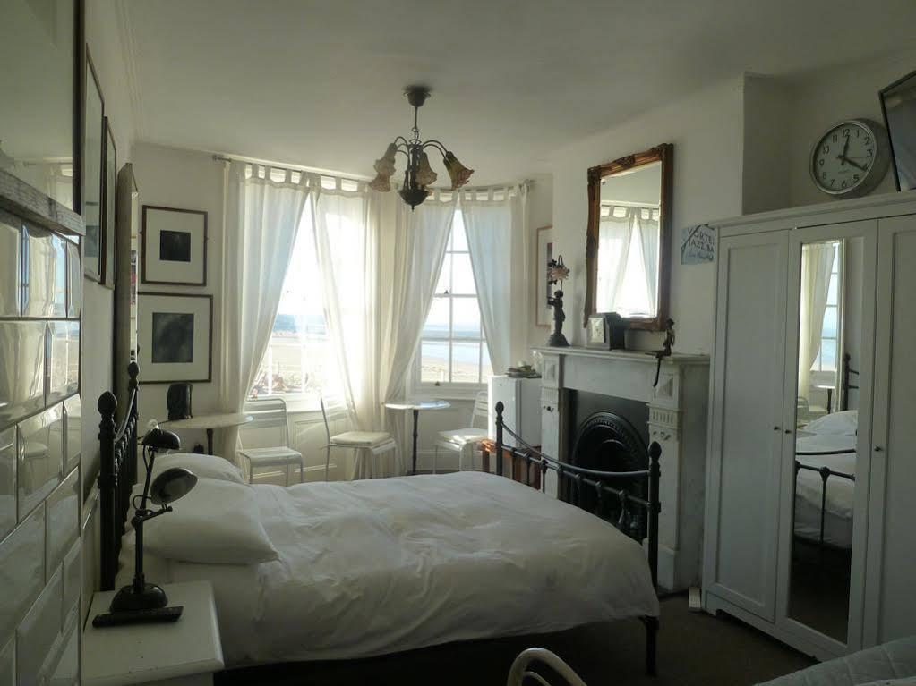 Beachview Guest House Accommodations Маргейт Екстериор снимка