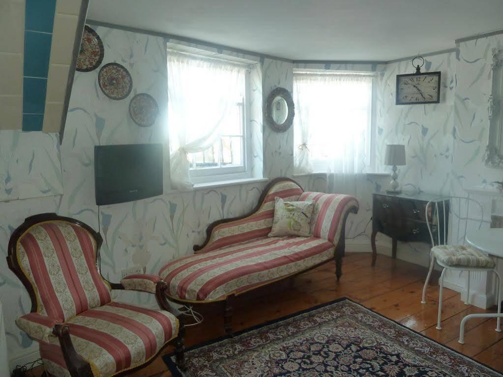 Beachview Guest House Accommodations Маргейт Екстериор снимка
