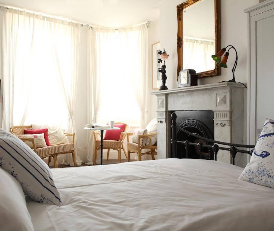 Beachview Guest House Accommodations Маргейт Екстериор снимка